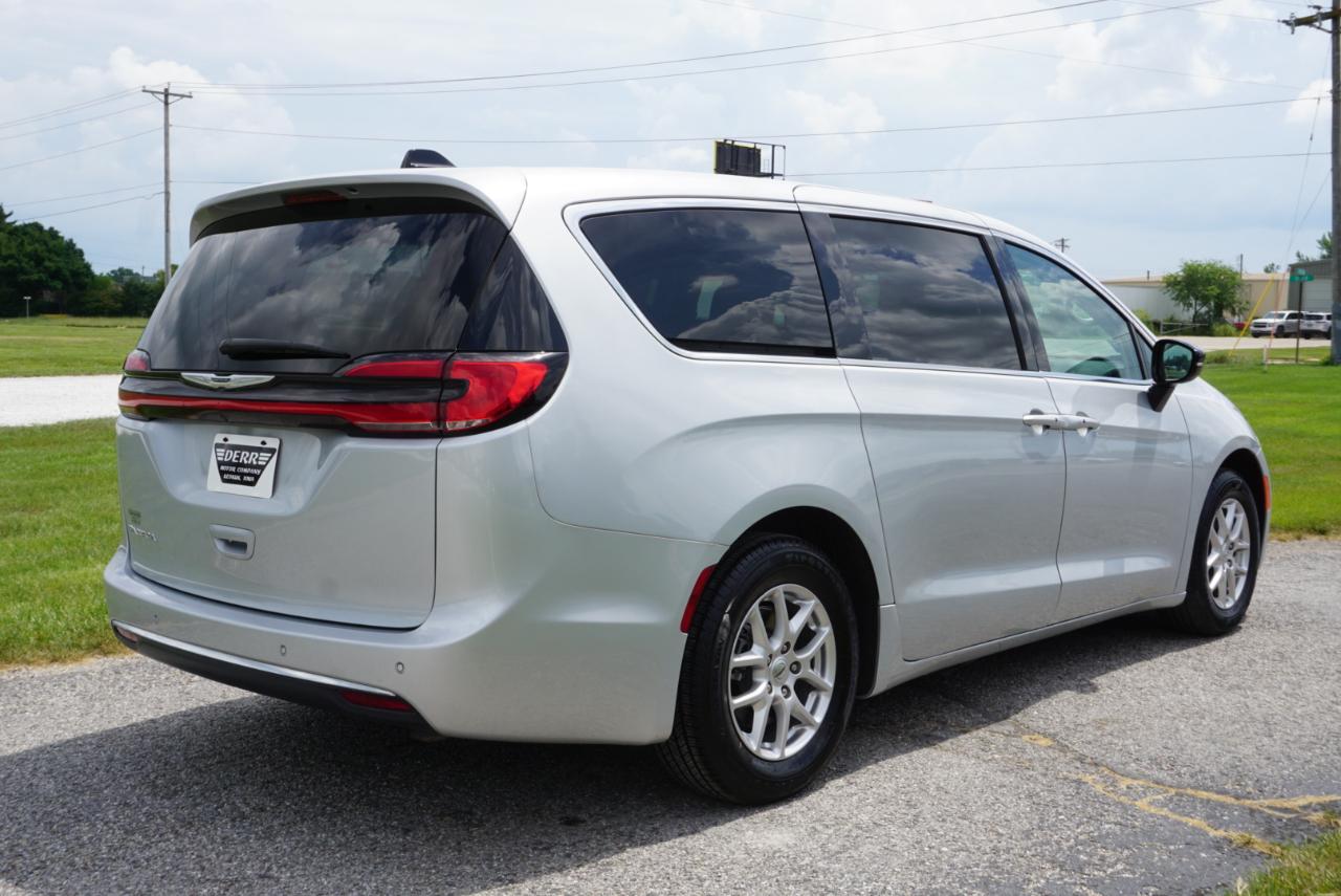 Chrysler Pacifica Touring L 2024