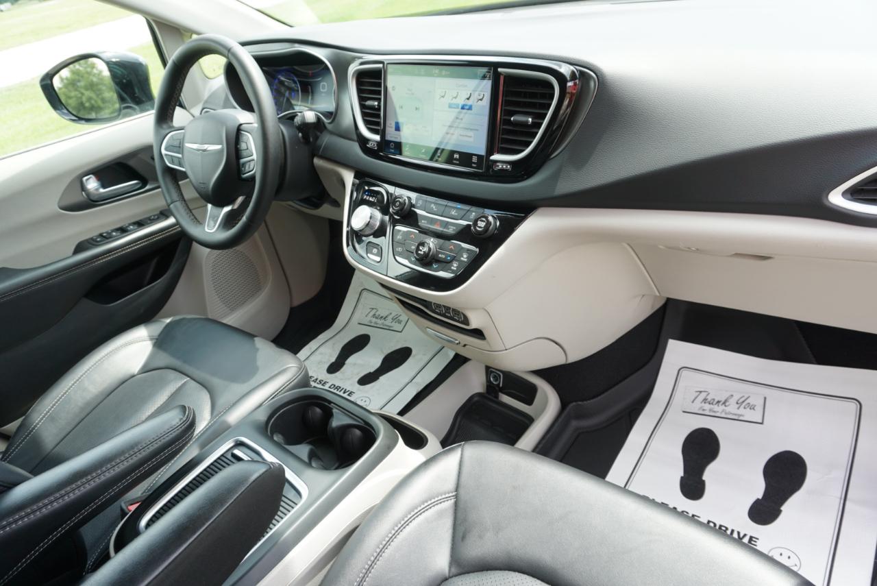 Chrysler Pacifica Touring L 2024