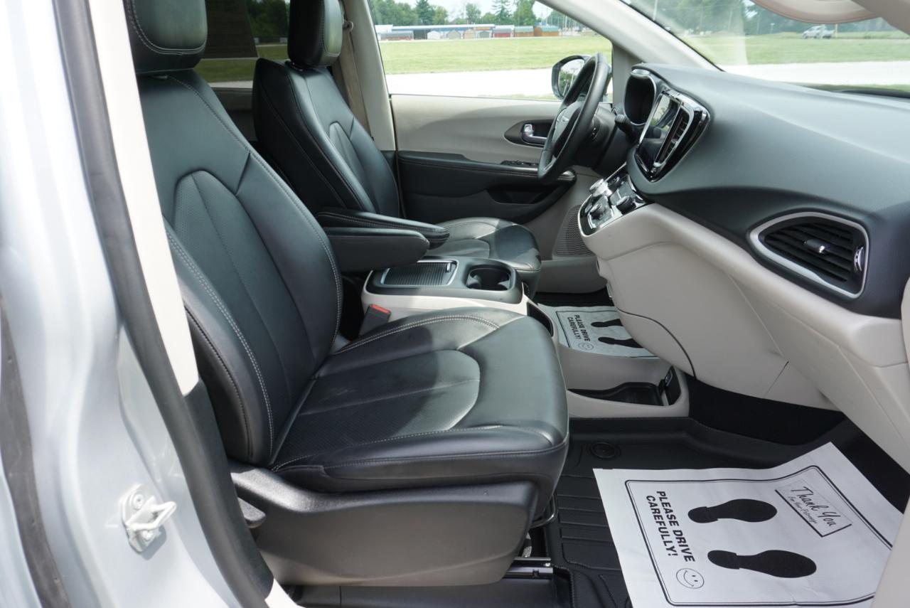 Chrysler Pacifica Touring L 2024