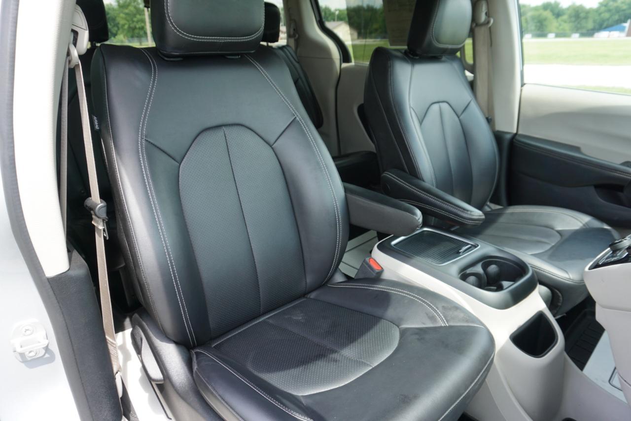 Chrysler Pacifica Touring L 2024