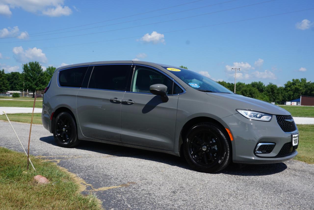 Chrysler Pacifica Touring L 2023