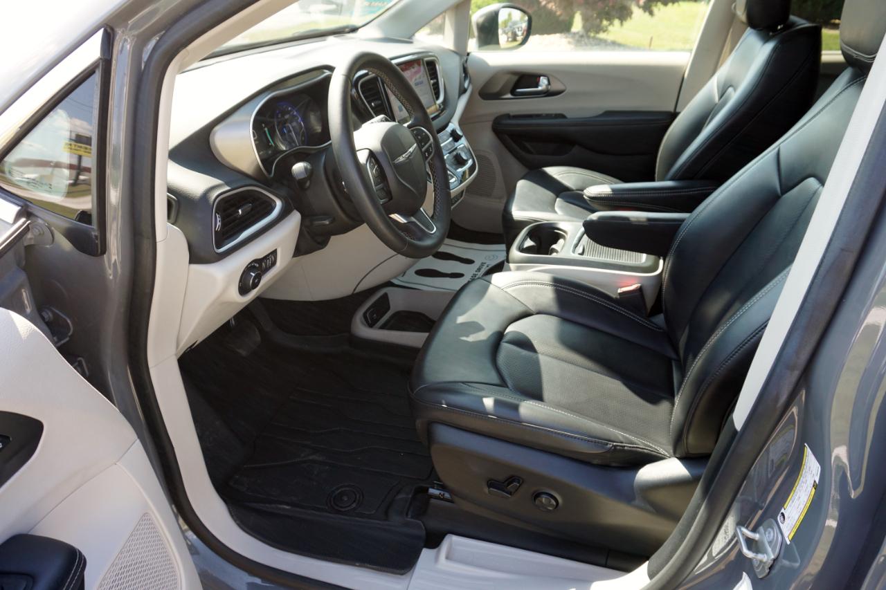 Chrysler Pacifica Touring L 2023