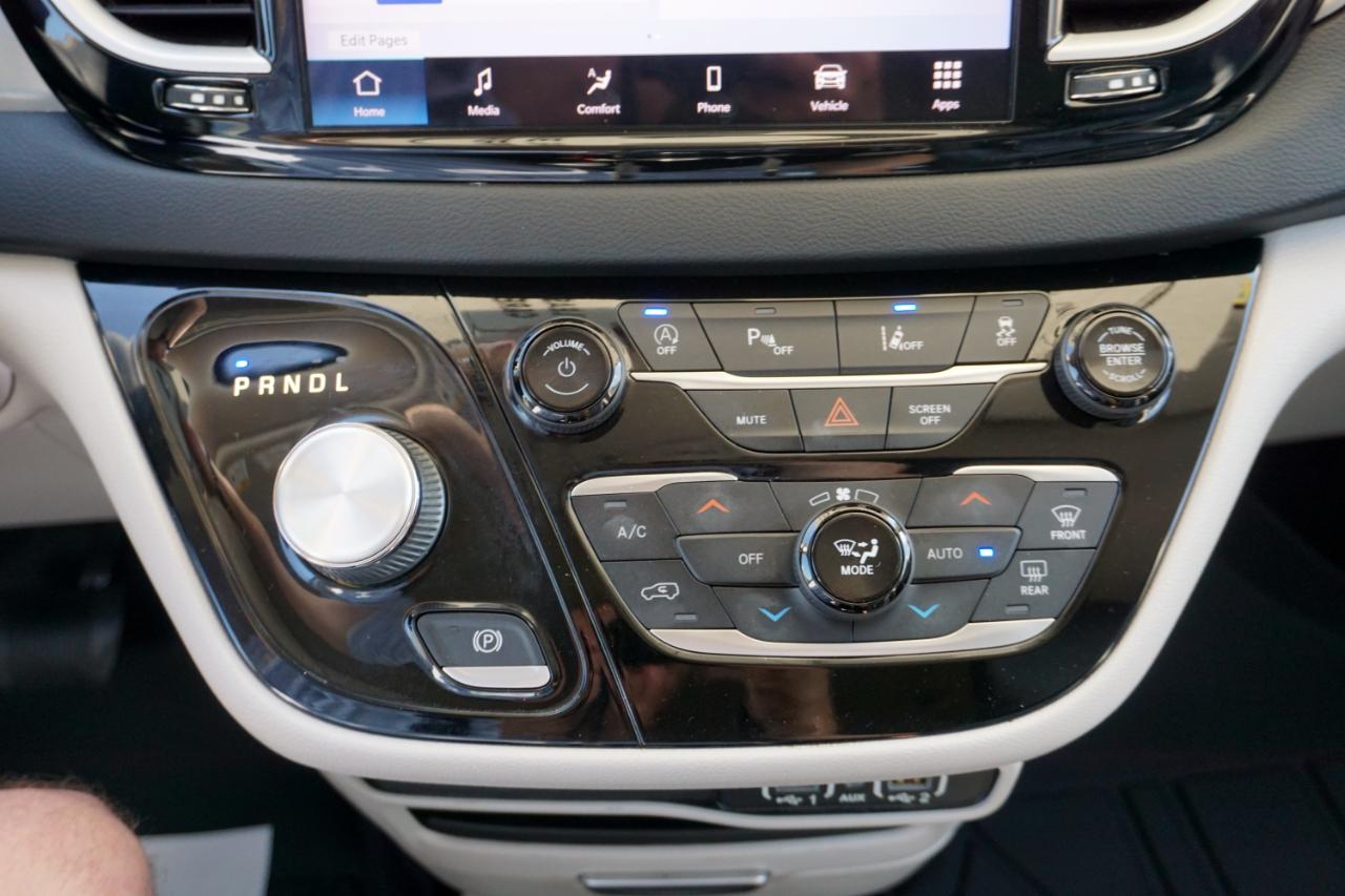 Chrysler Pacifica Touring L 2023