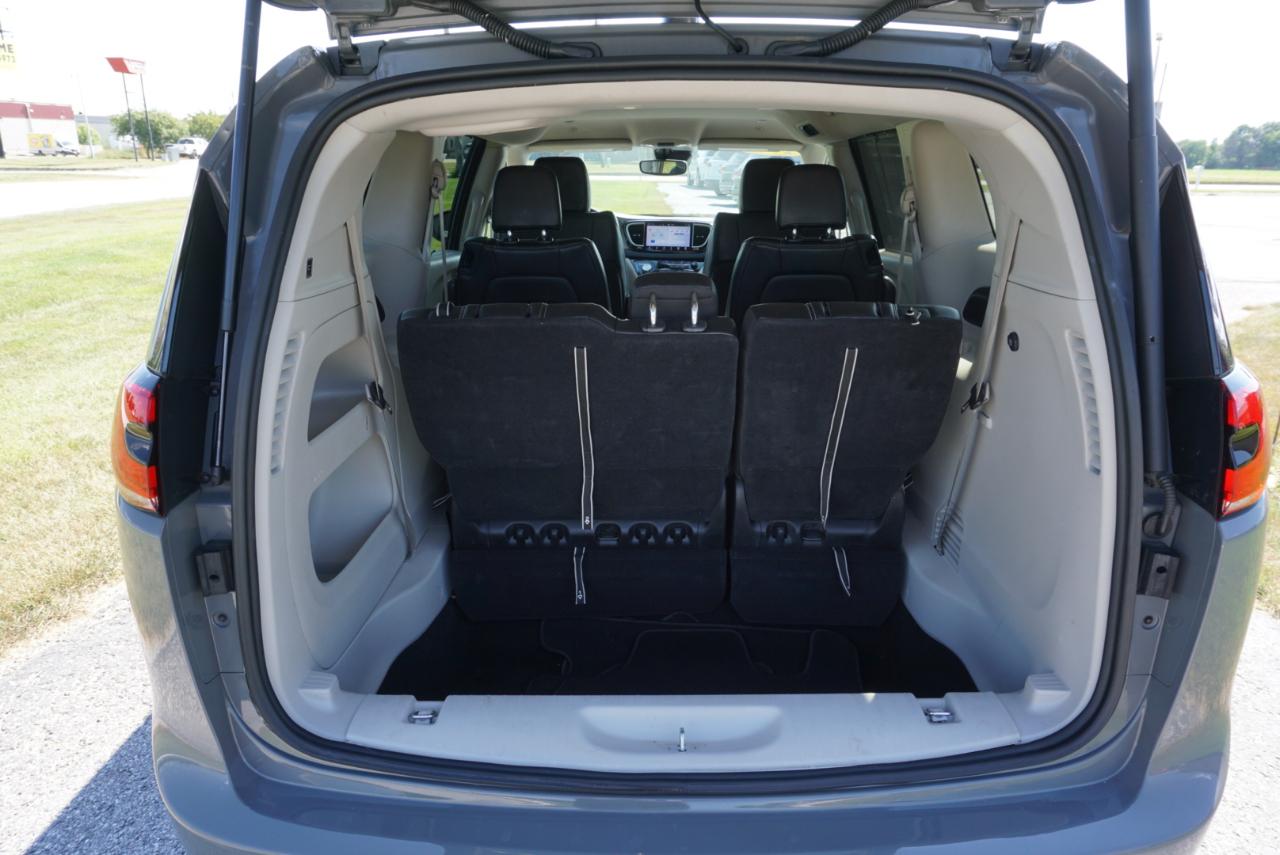 Chrysler Pacifica Touring L 2023