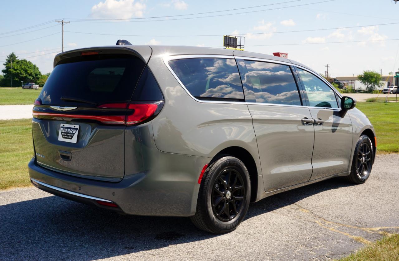 Chrysler Pacifica Touring L 2023