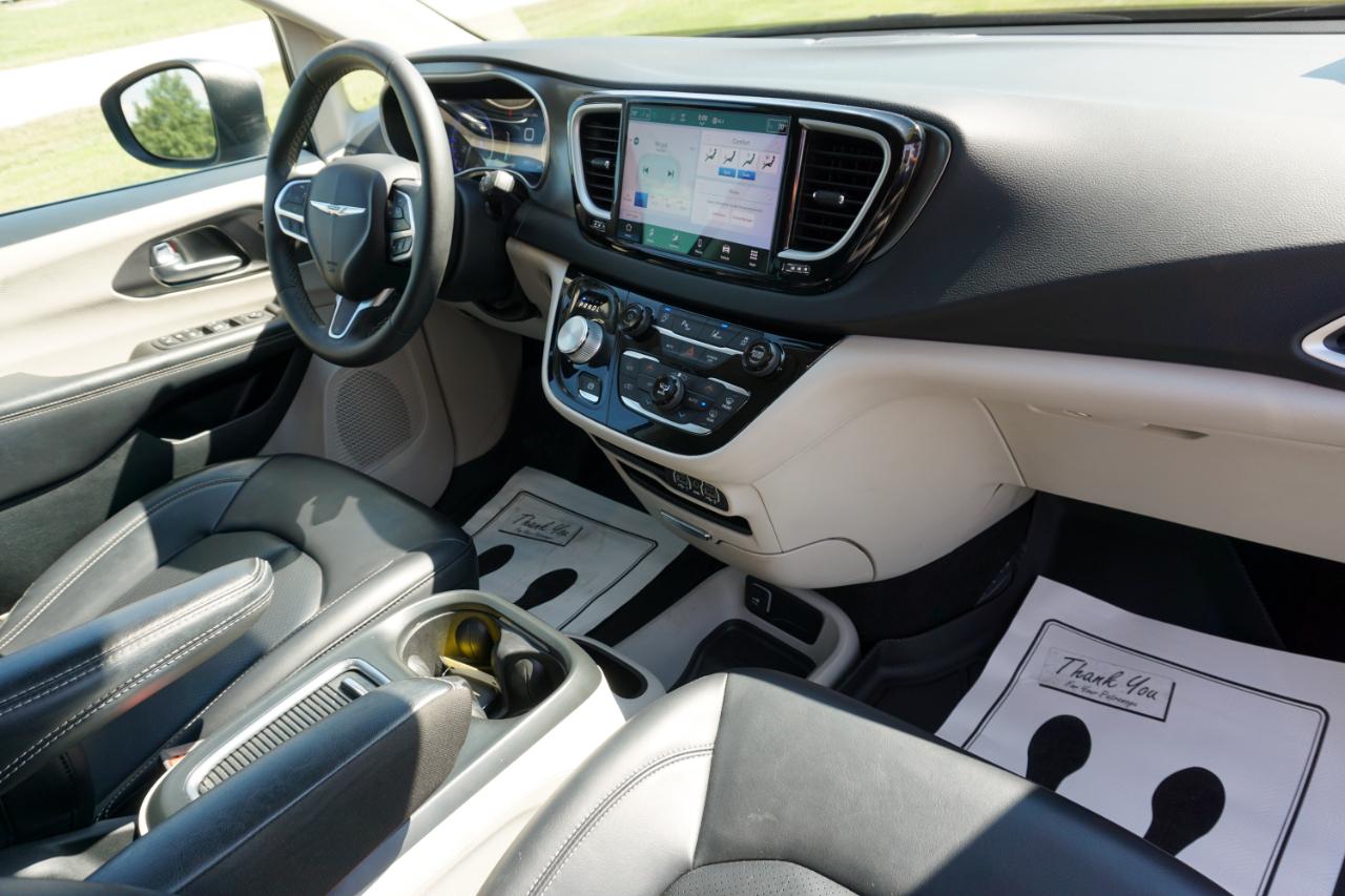 Chrysler Pacifica Touring L 2023