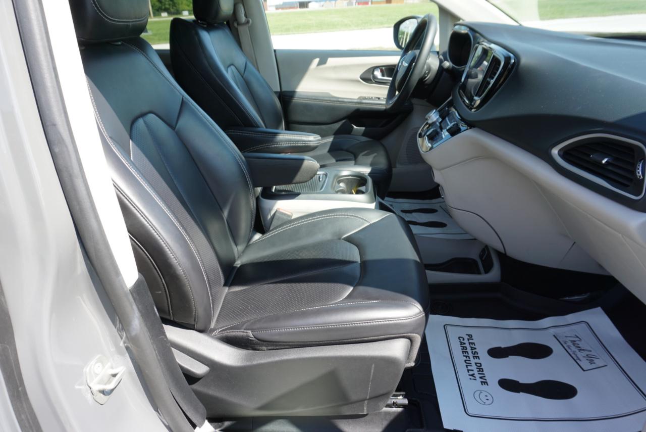 Chrysler Pacifica Touring L 2023