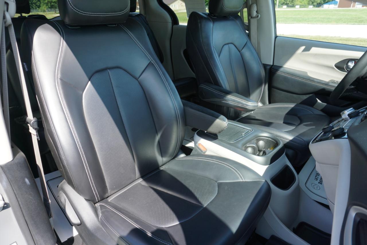 Chrysler Pacifica Touring L 2023
