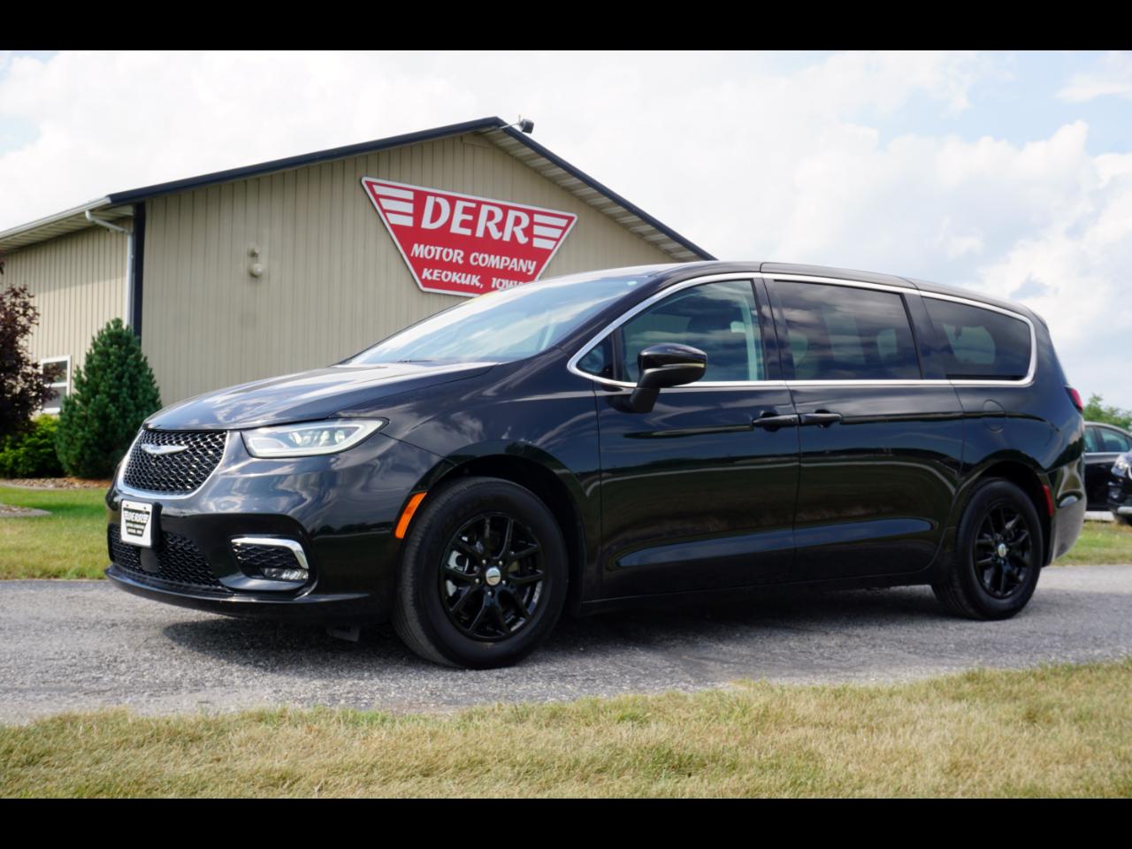 Chrysler Pacifica Touring L 2023