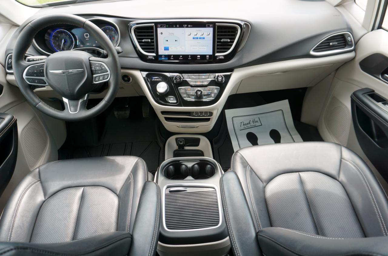 Chrysler Pacifica Touring L 2023