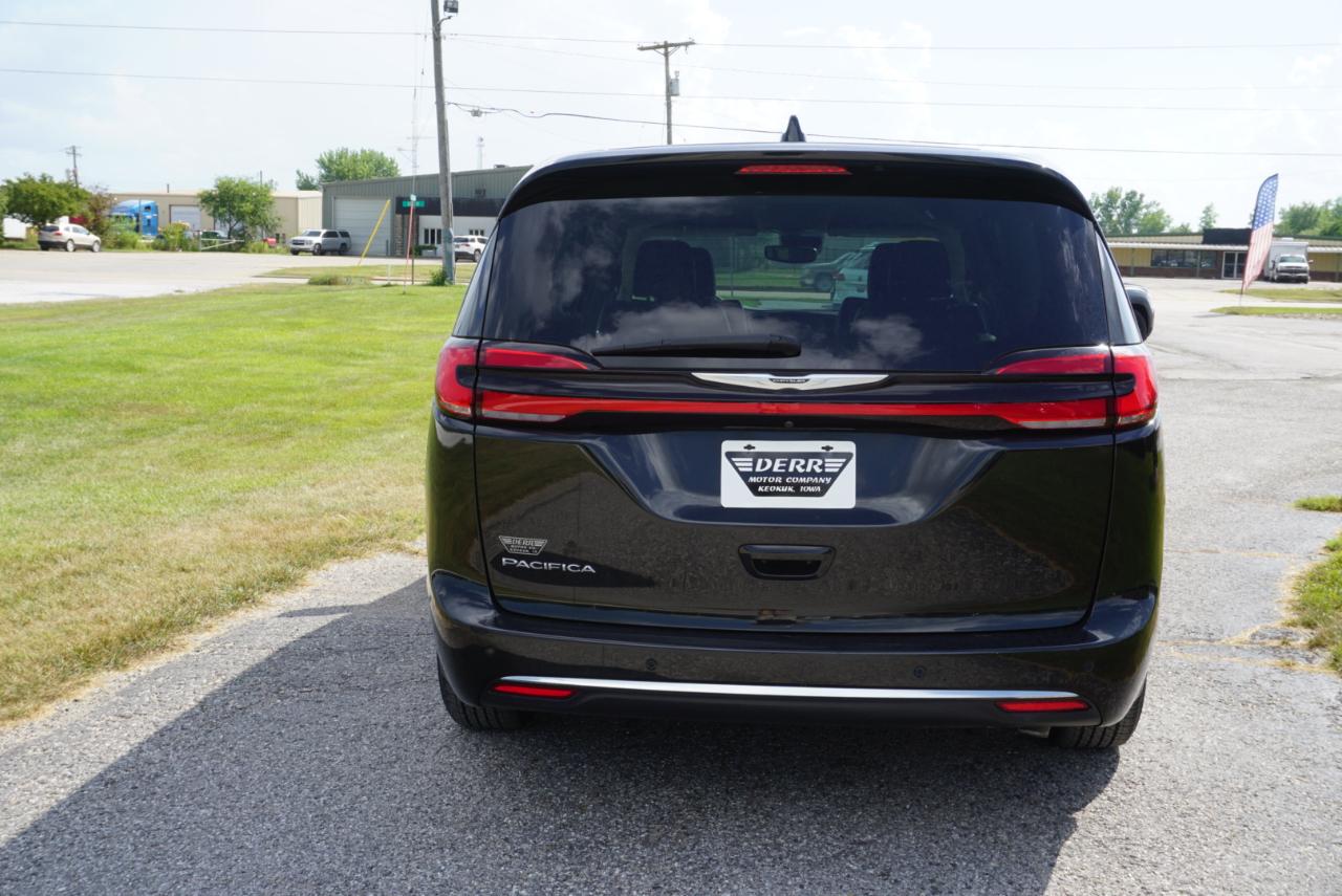 Chrysler Pacifica Touring L 2023