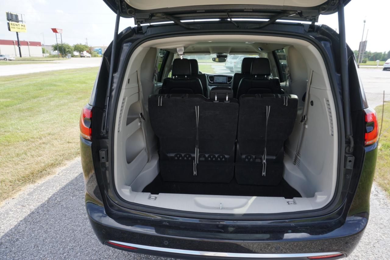 Chrysler Pacifica Touring L 2023