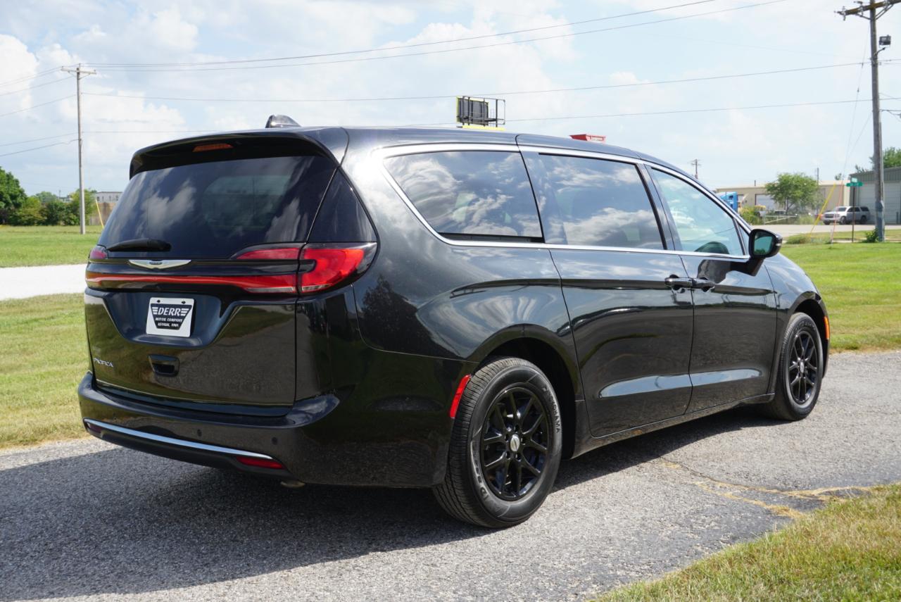 Chrysler Pacifica Touring L 2023
