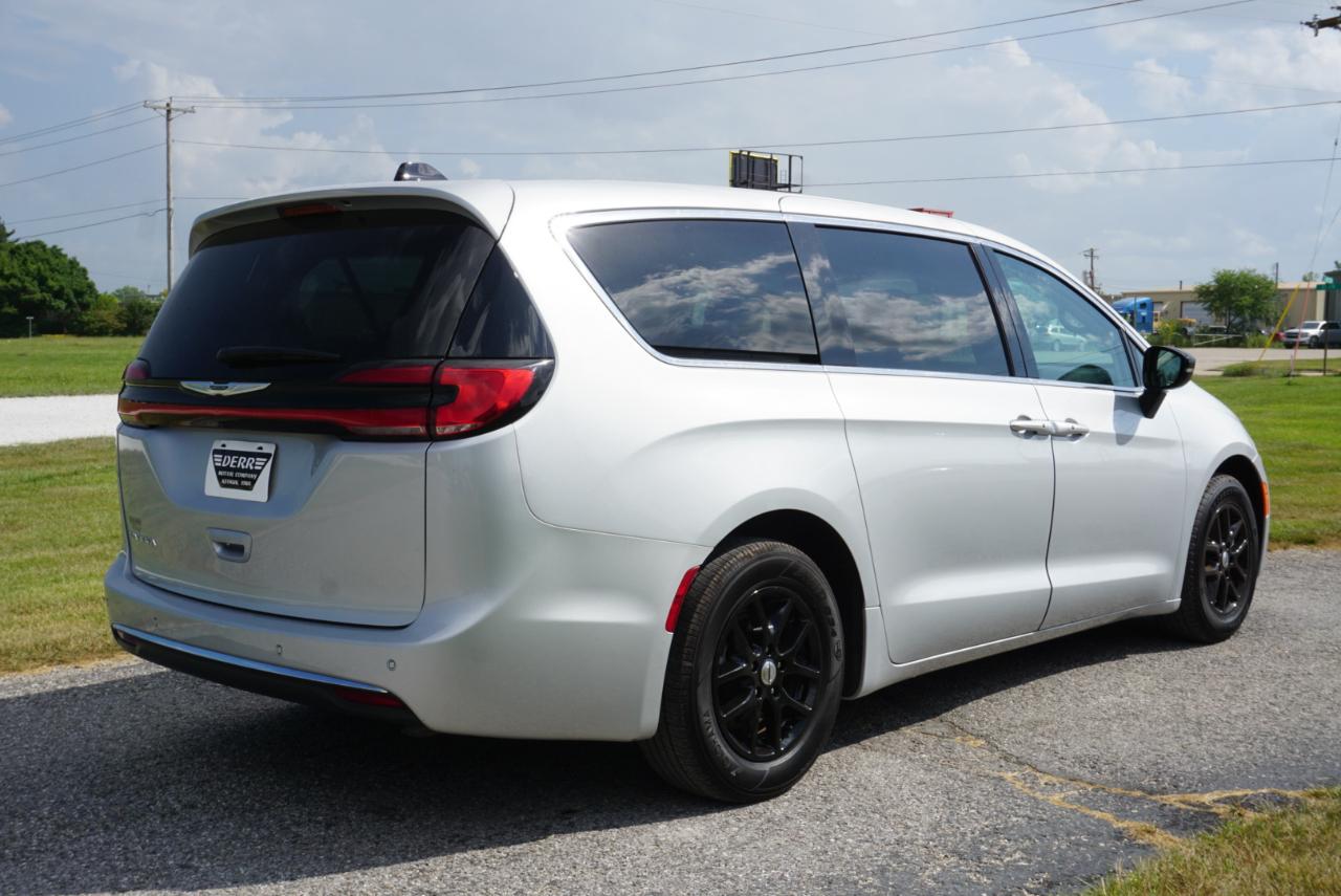 Chrysler Pacifica Touring L 2024