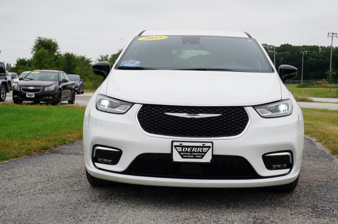 Chrysler Pacifica Select 2025