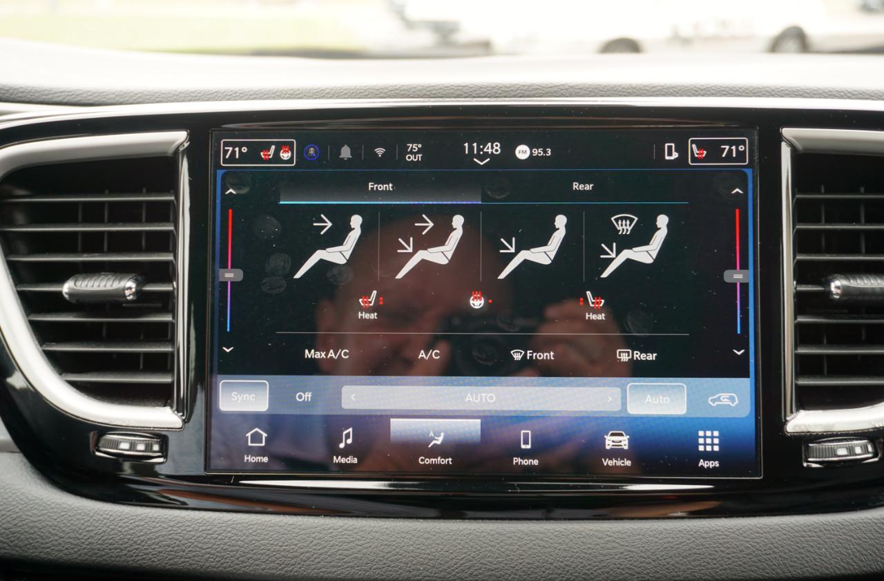 Chrysler Pacifica Select 2025