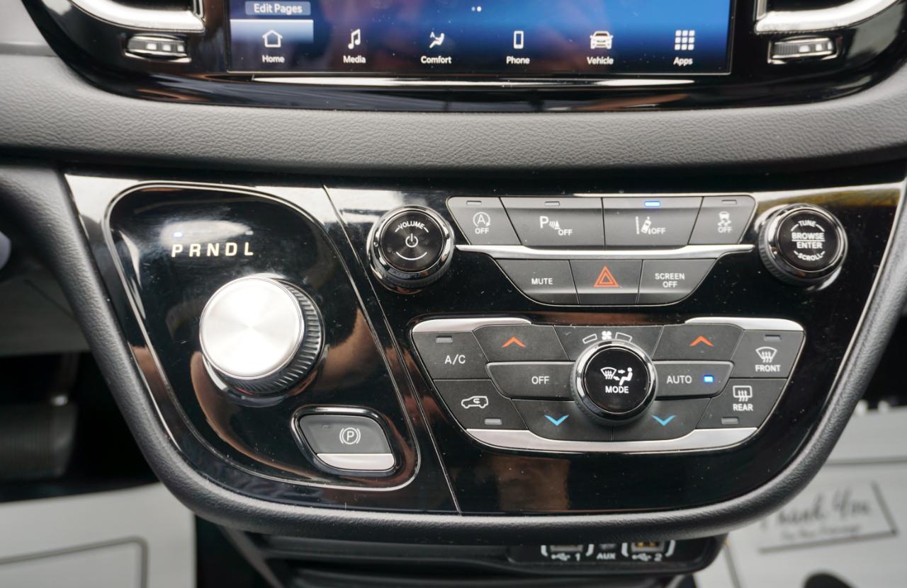 Chrysler Pacifica Select 2025