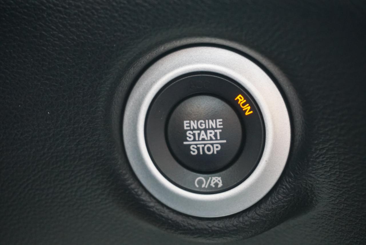 Chrysler Pacifica Select 2025