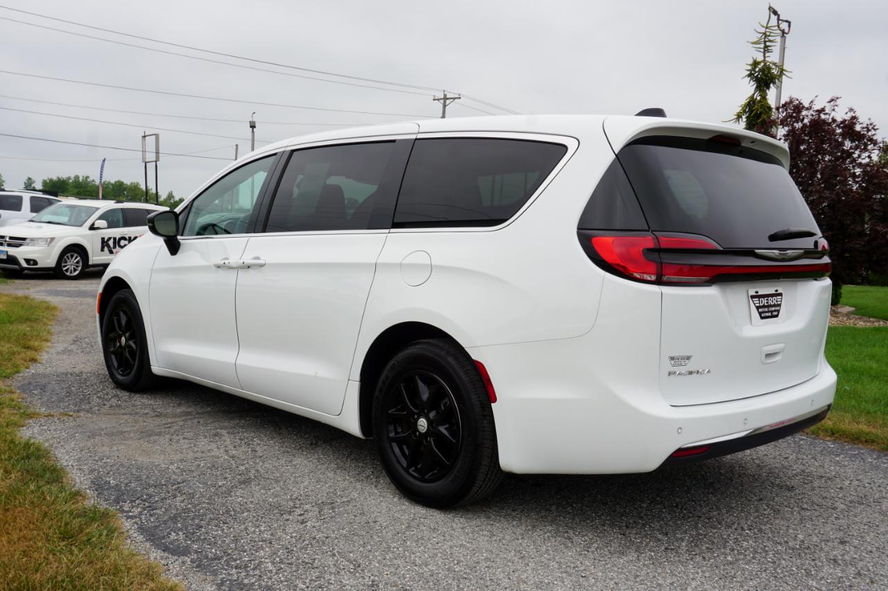 Chrysler Pacifica Select 2025