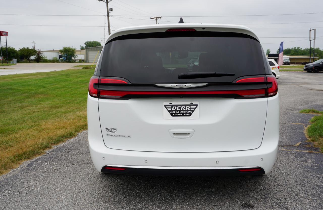 Chrysler Pacifica Select 2025