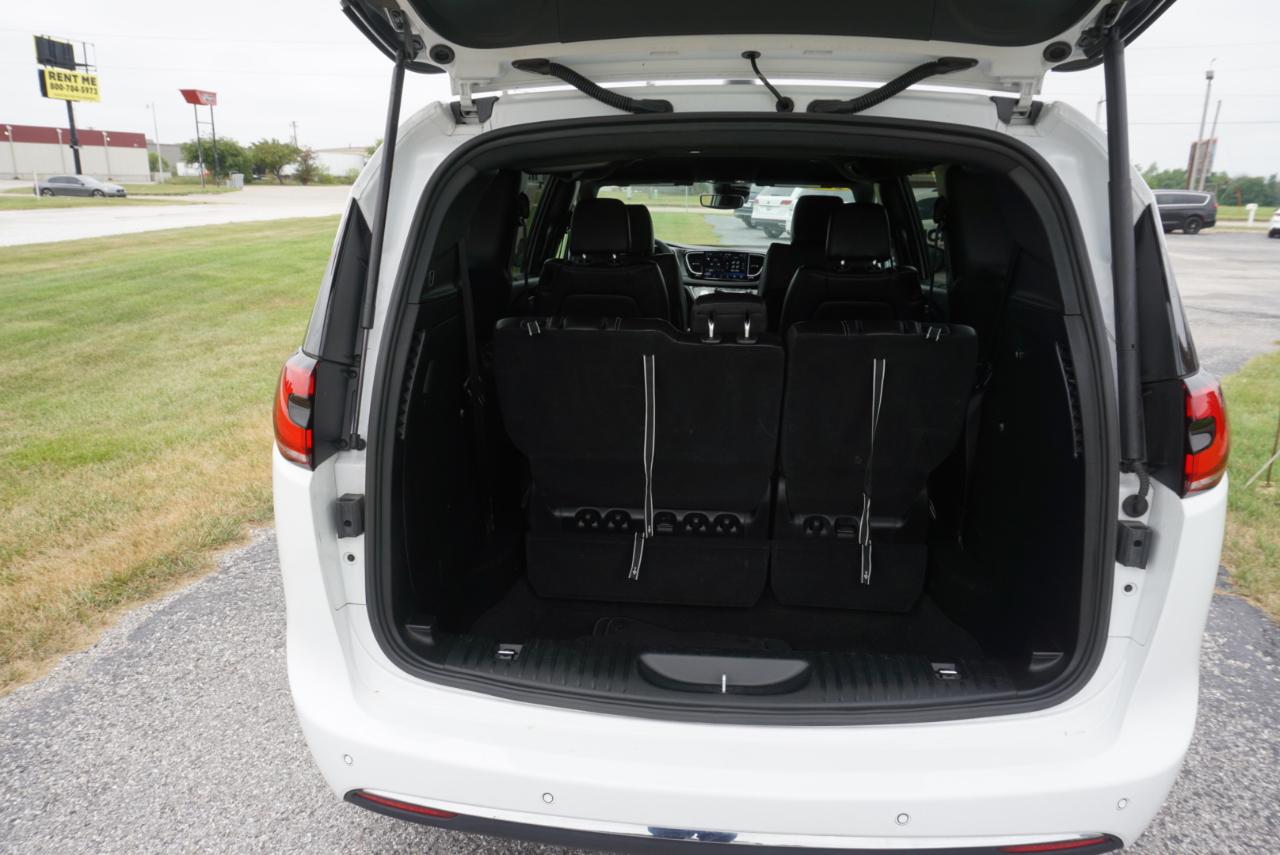 Chrysler Pacifica Select 2025