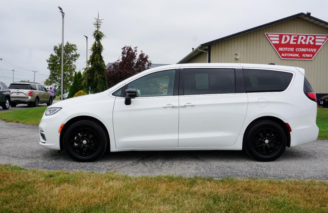Chrysler Pacifica Select 2025