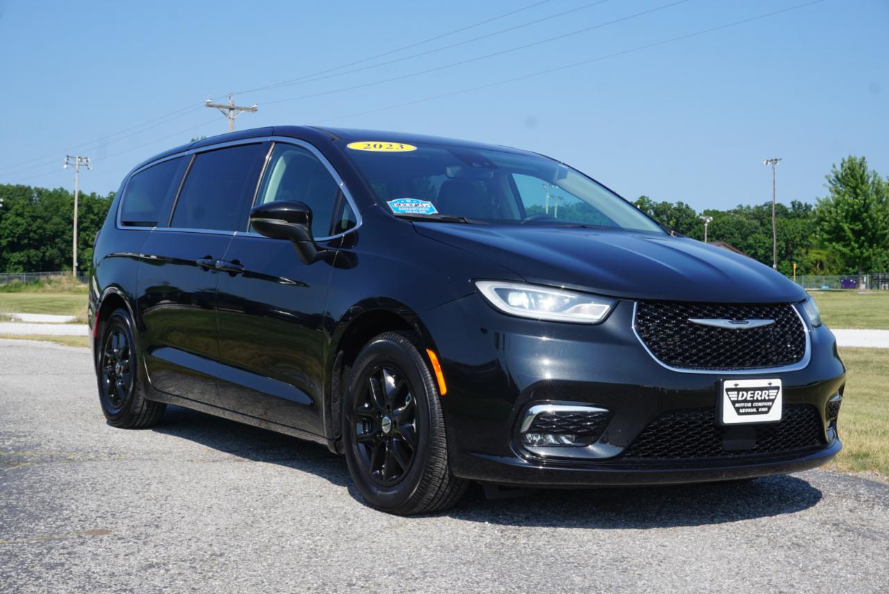 Chrysler Pacifica Touring L 2023