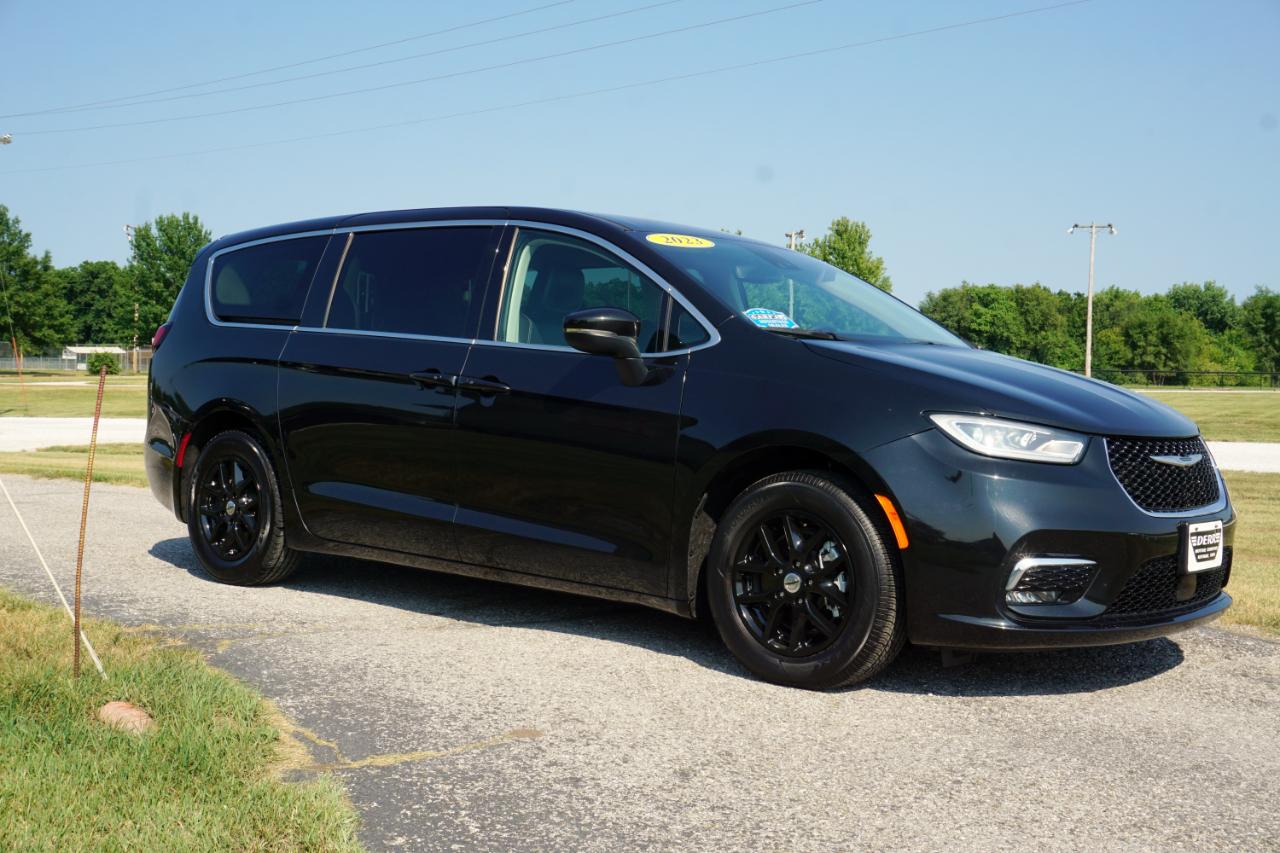 Chrysler Pacifica Touring L 2023