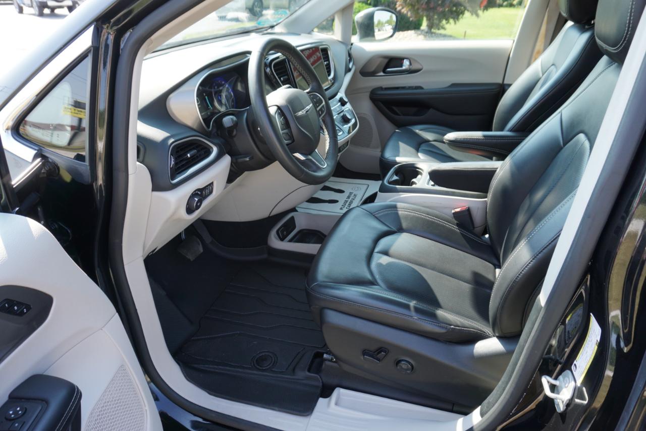 Chrysler Pacifica Touring L 2023