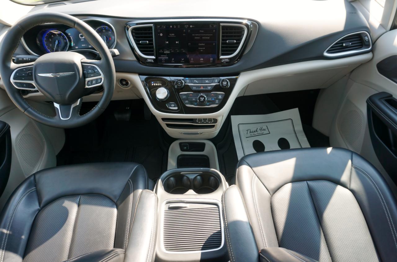 Chrysler Pacifica Touring L 2023