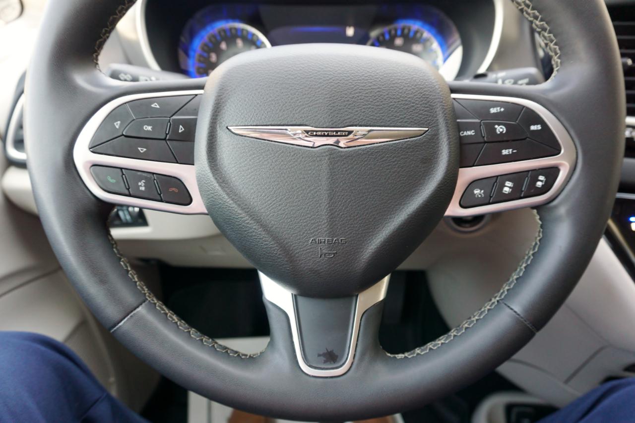 Chrysler Pacifica Touring L 2023