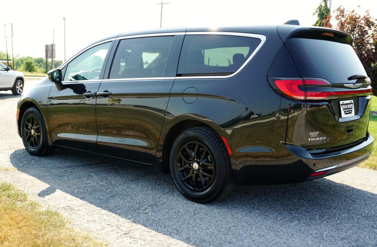 Chrysler Pacifica Touring L 2023