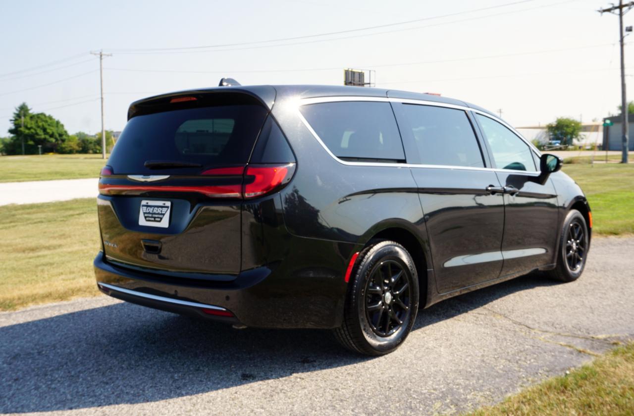 Chrysler Pacifica Touring L 2023