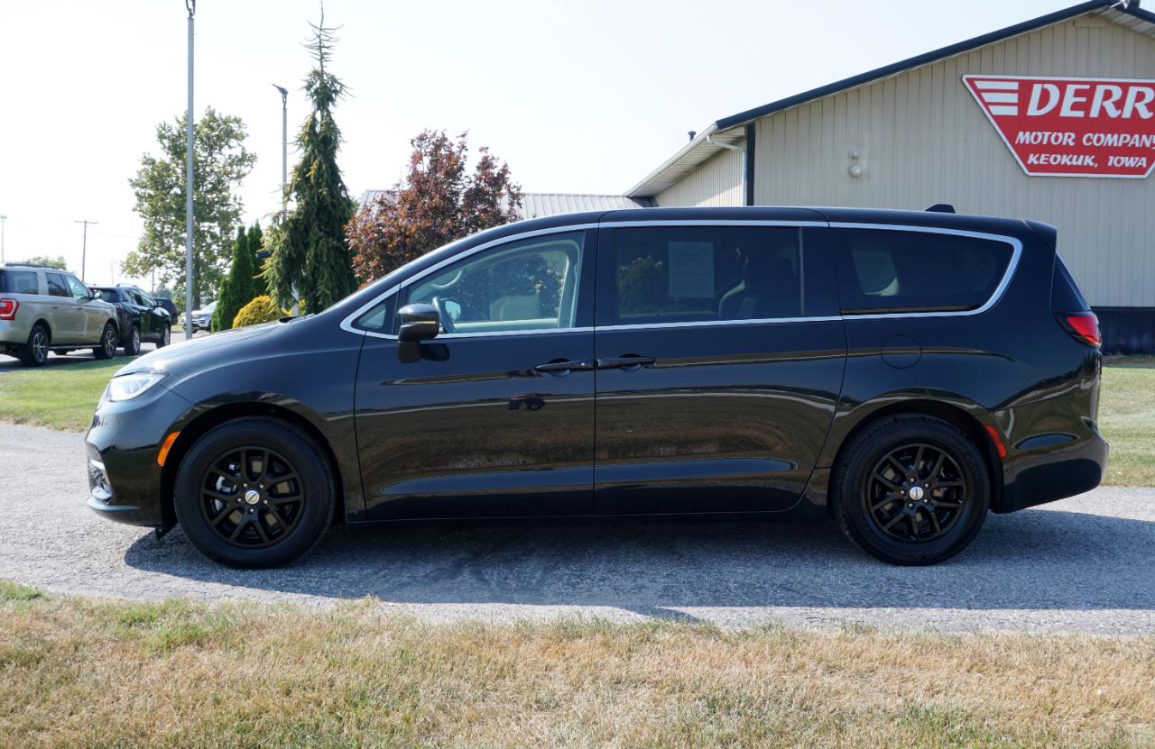 Chrysler Pacifica Touring L 2023