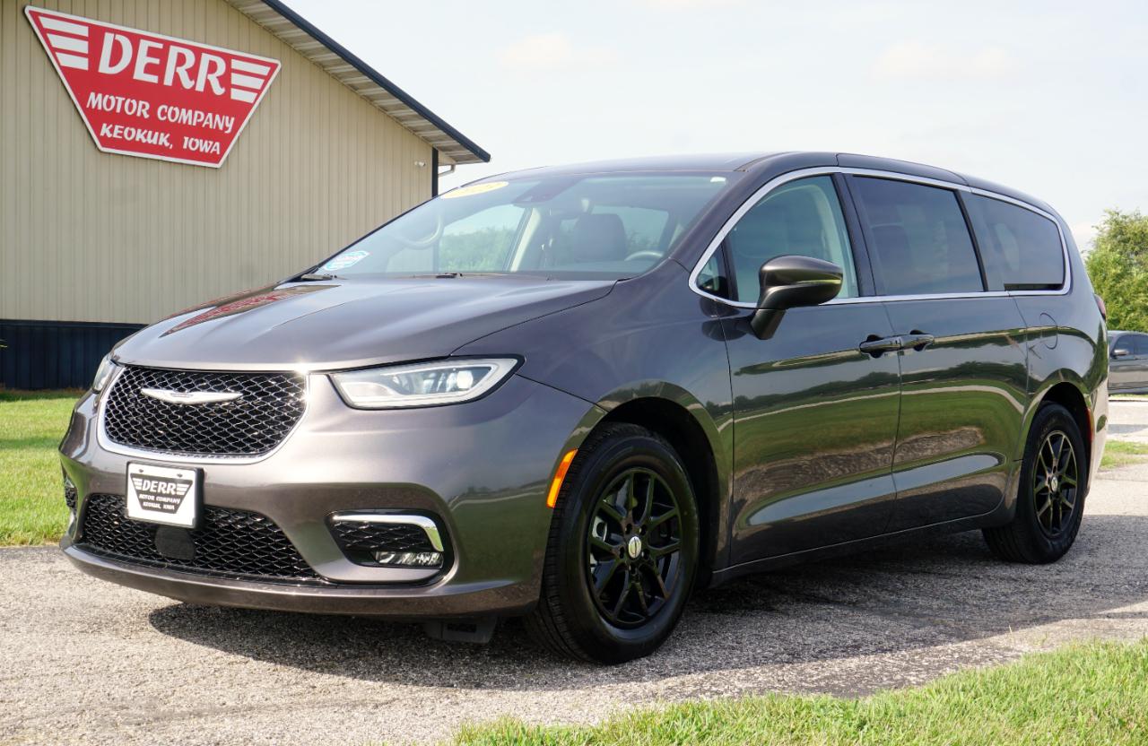 Chrysler Pacifica Touring L 2023