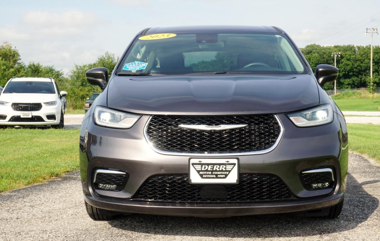 Chrysler Pacifica Touring L 2023