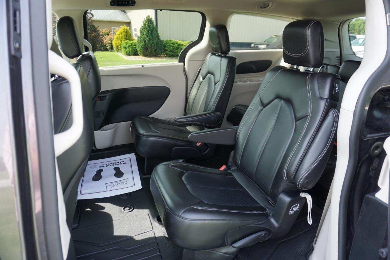 Chrysler Pacifica Touring L 2023
