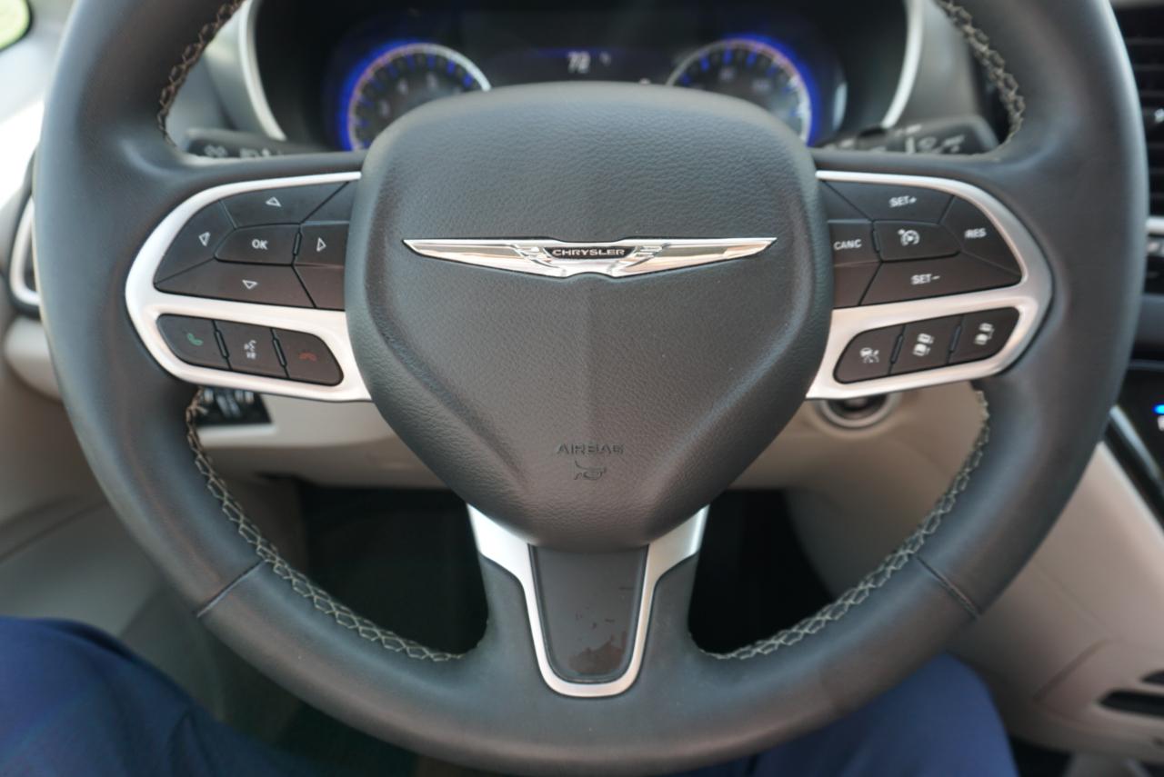 Chrysler Pacifica Touring L 2023