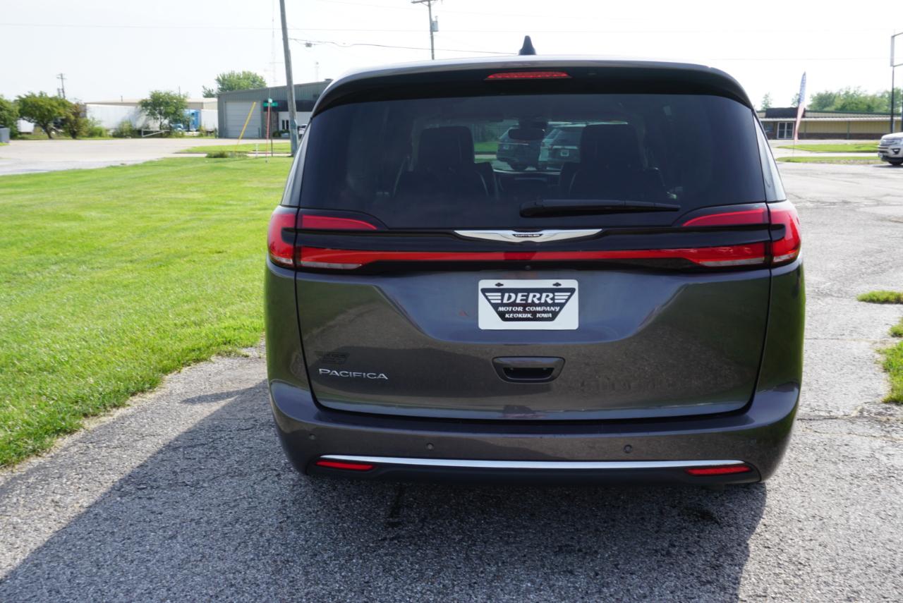 Chrysler Pacifica Touring L 2023