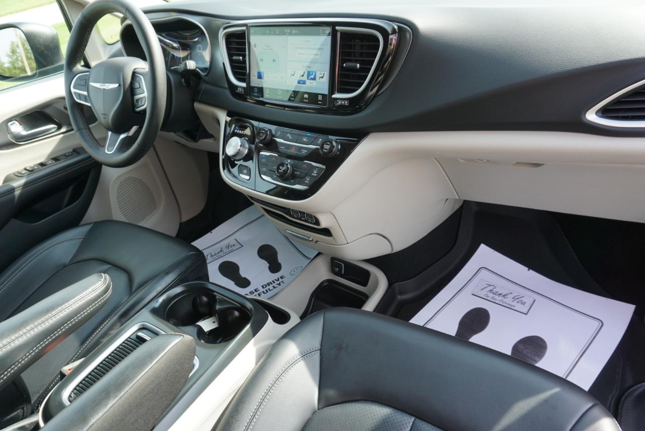 Chrysler Pacifica Touring L 2023