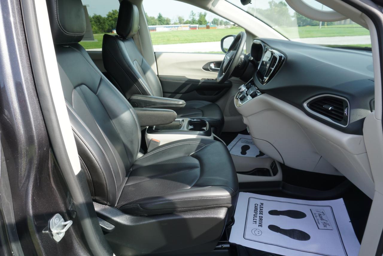 Chrysler Pacifica Touring L 2023