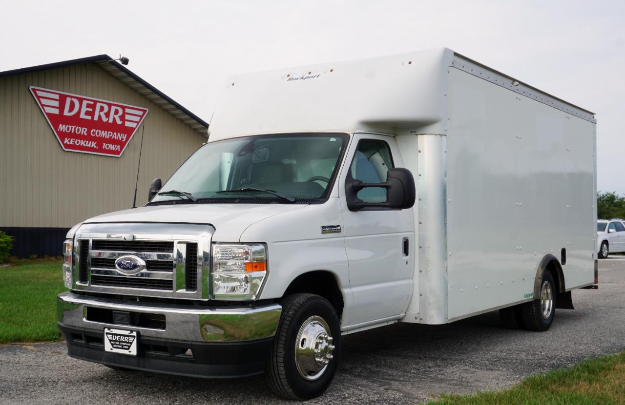 Ford Econoline E-350 Super Duty 2023