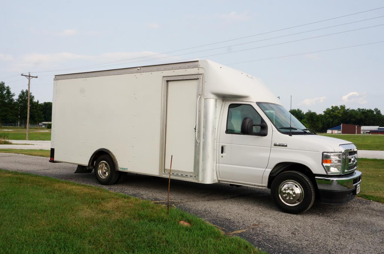Ford Econoline E-350 Super Duty 2023