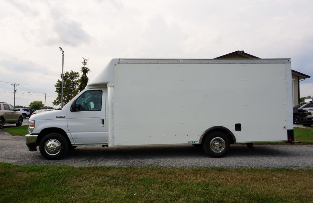 Ford Econoline E-350 Super Duty 2023