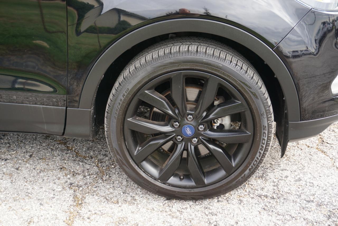 Ford Escape Titanium 4WD 2017