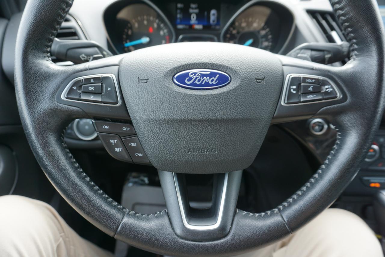 Ford Escape Titanium 4WD 2017