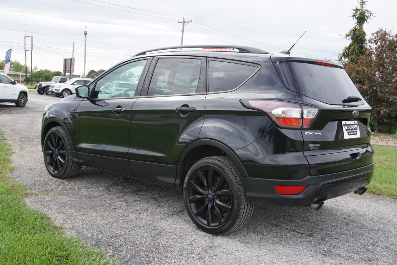 Ford Escape Titanium 4WD 2017