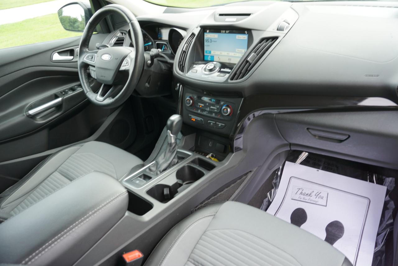 Ford Escape Titanium 4WD 2017