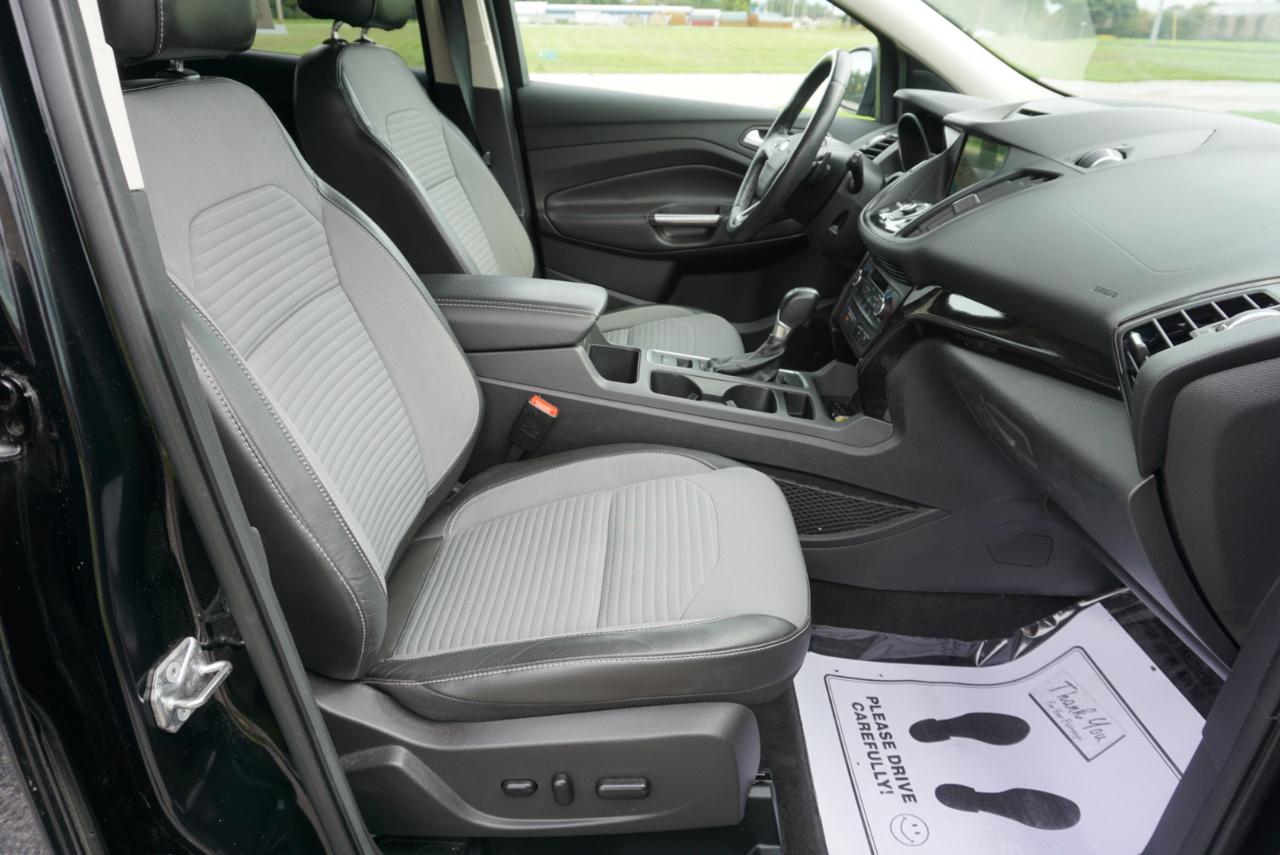 Ford Escape Titanium 4WD 2017
