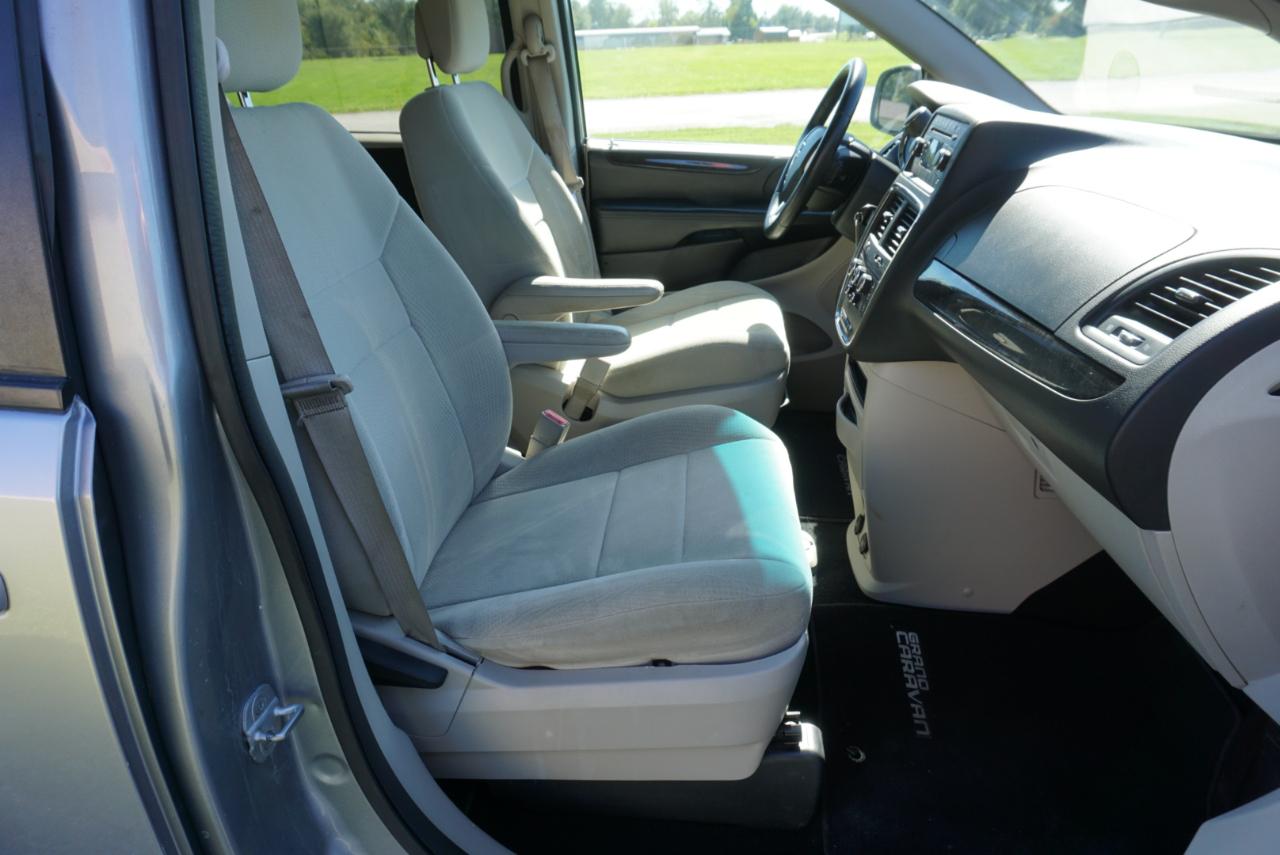 Dodge Grand Caravan SE 2013